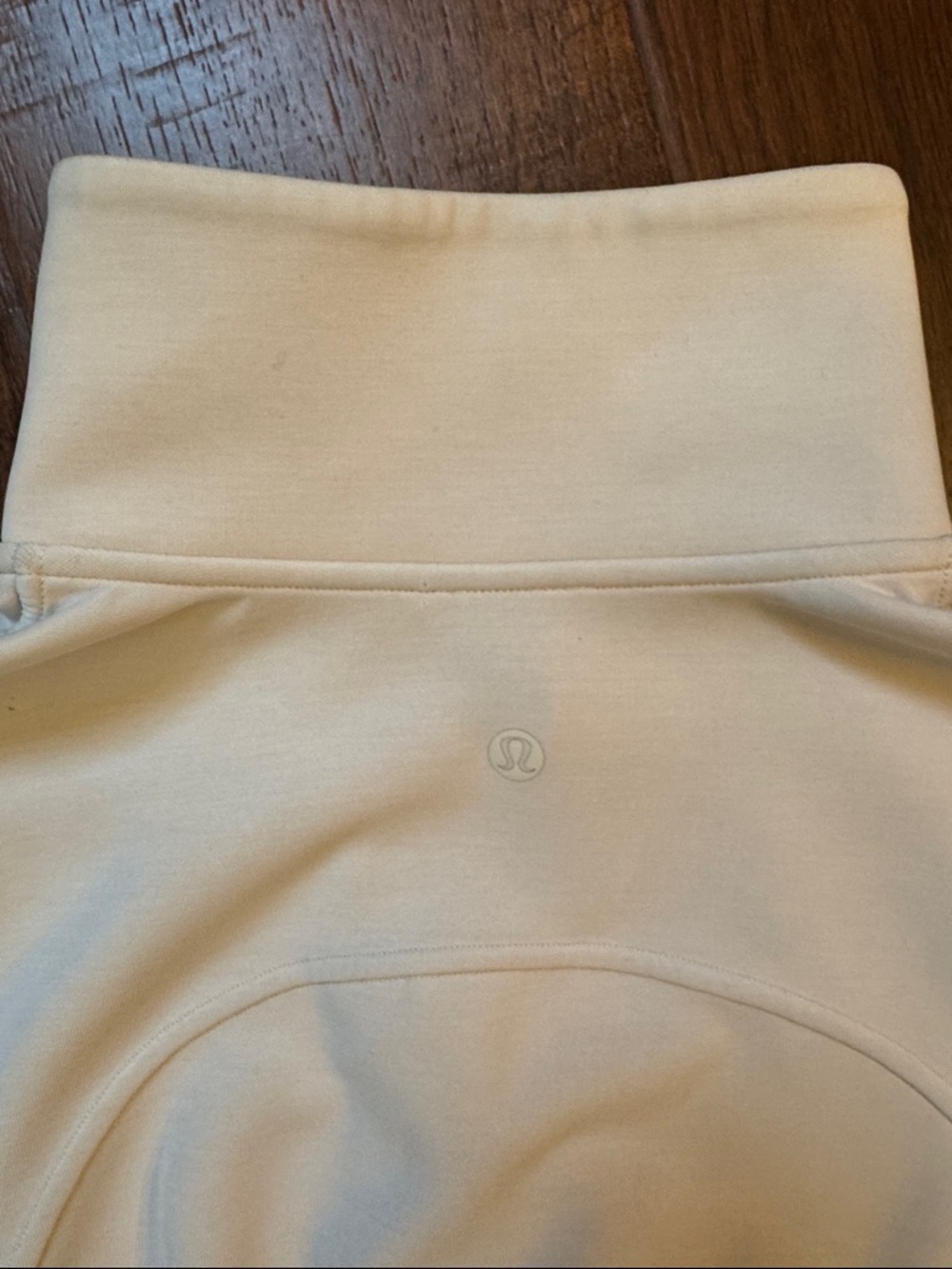 Amazing Lululemon women’s Brushed Soft Stream half zip crop top size 2 - Picture 5 of 7